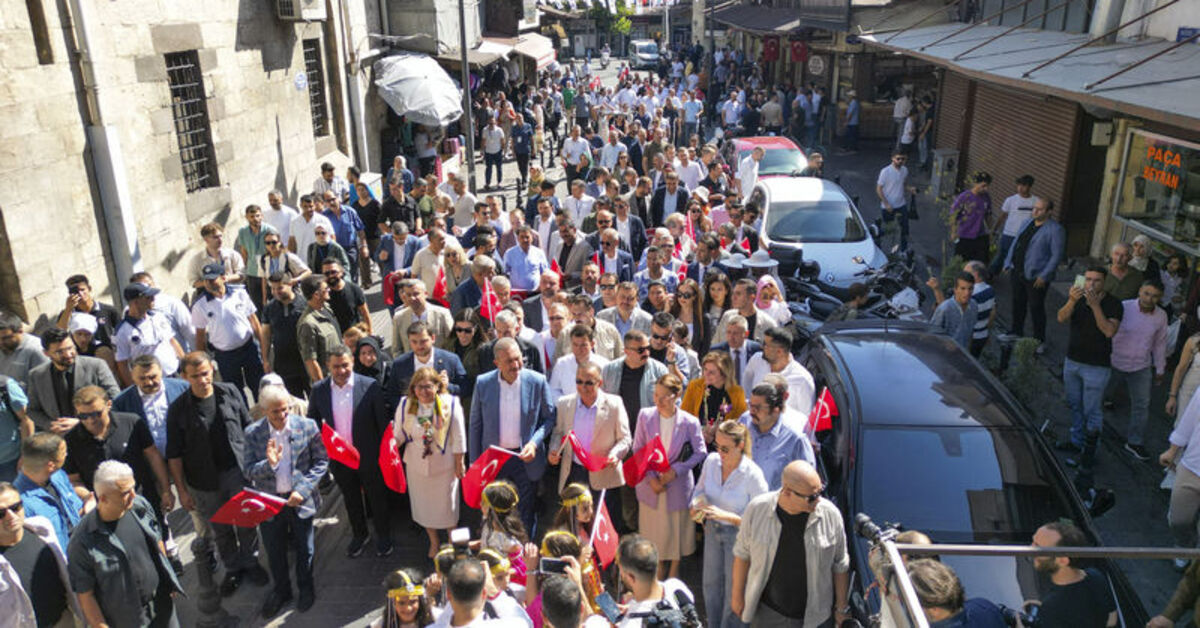 GastroAntep Kültür Yolu Festivali kortej yürüyüşü ile başladı