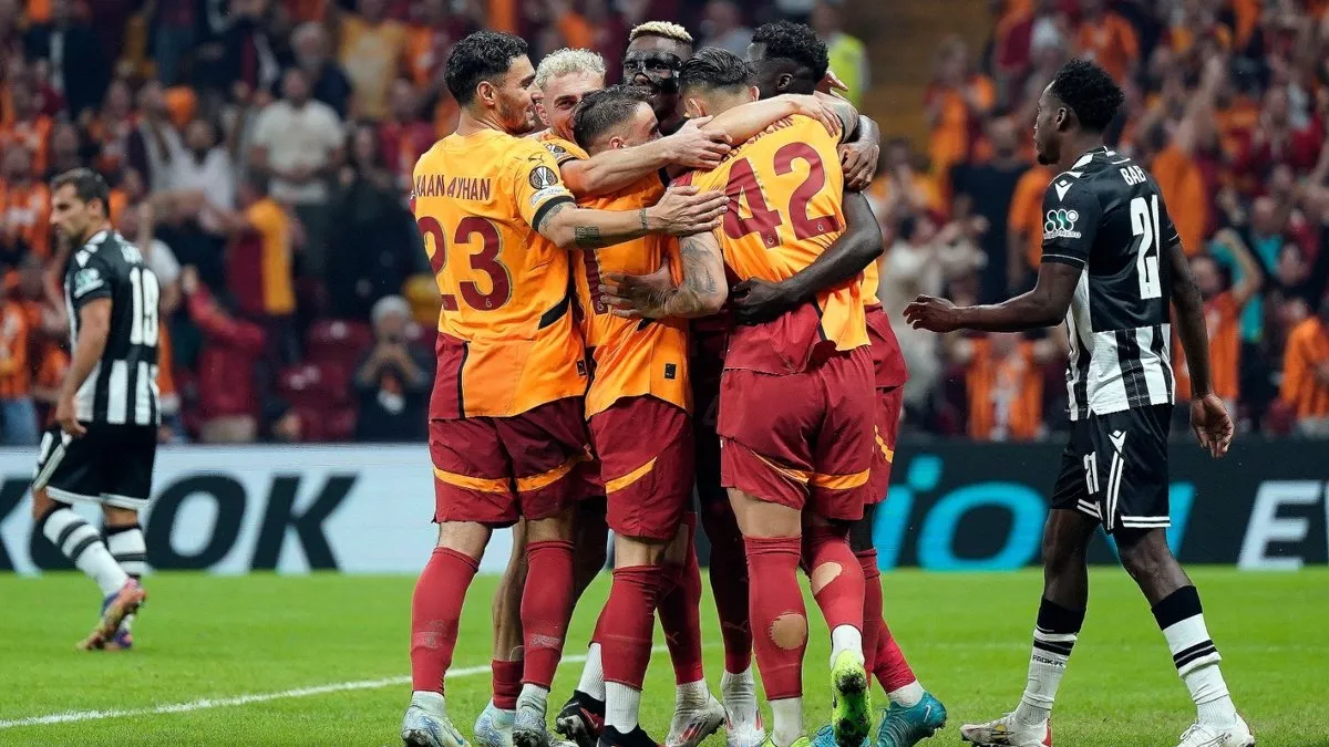 SON DAKİKA HABERLERİ: Galatasaray-PAOK maçının hakemine olay sözler! O pozisyon tartışma yaratmıştı: “Üç maymunu oynuyorlar”