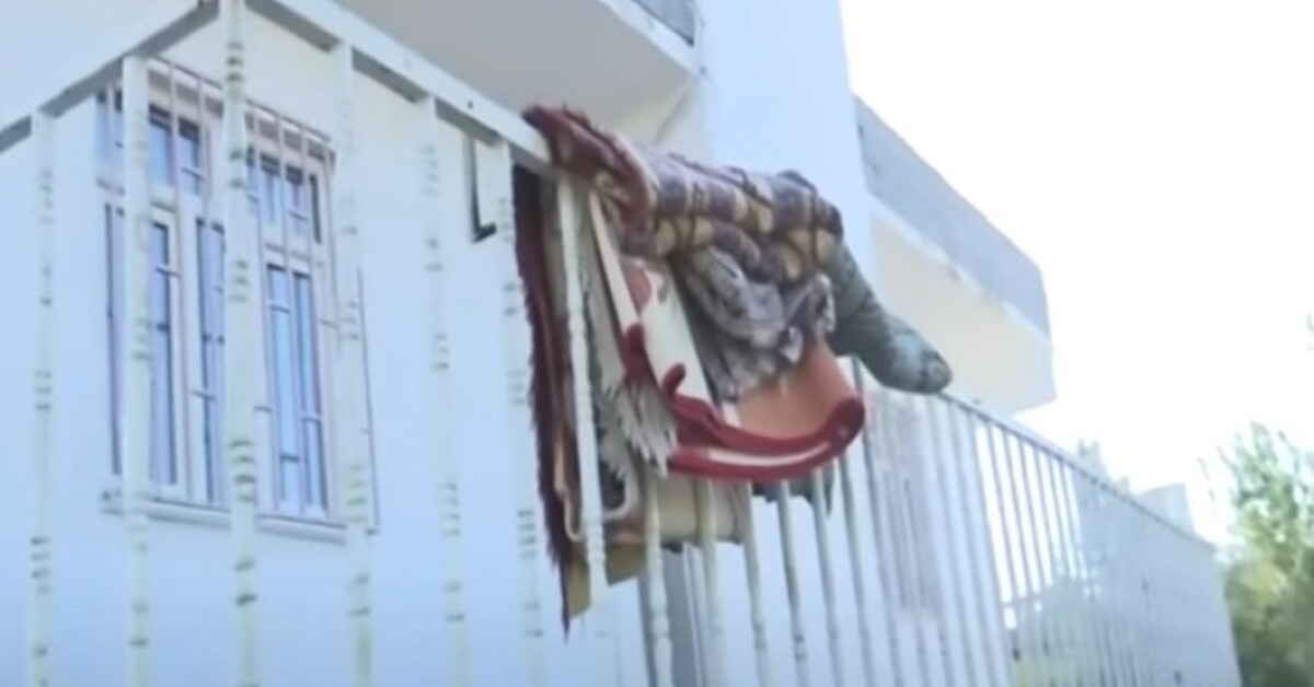 Balkondaki halılarla ilgili sır perdesi aralandı!