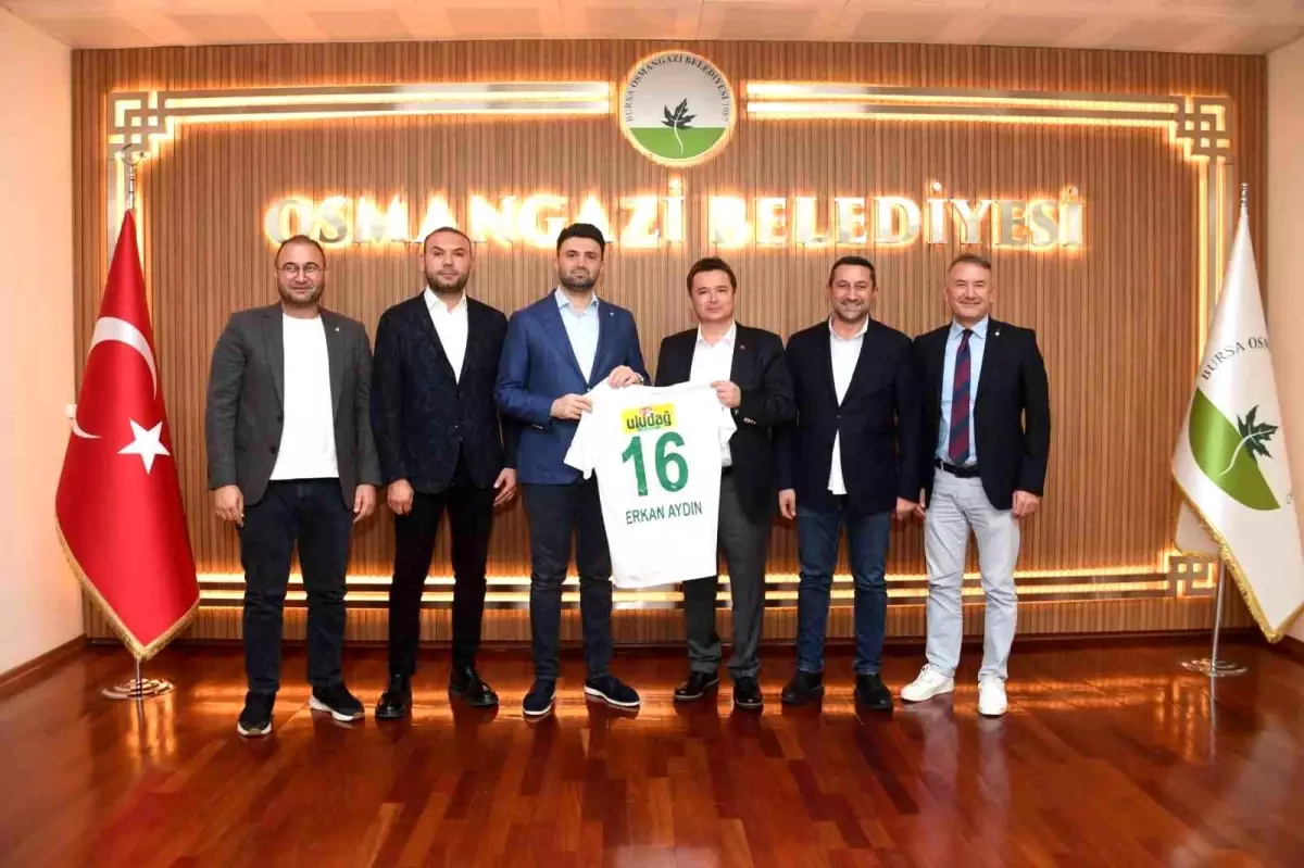 Bursaspor’un Başarılarına Destek Ziyareti