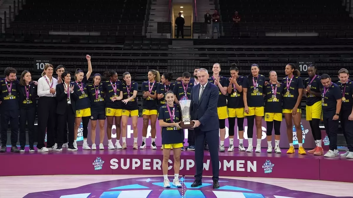 Fenerbahçe Opet, Süper Kupa’da Şampiyon