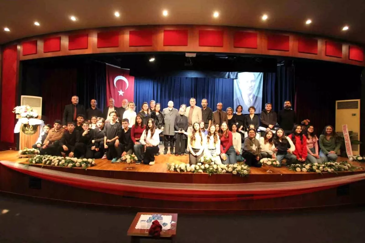 Nazilli’de ‘Öğretmenlerle Hatıralar’ Programı Büyük İlgi Gördü