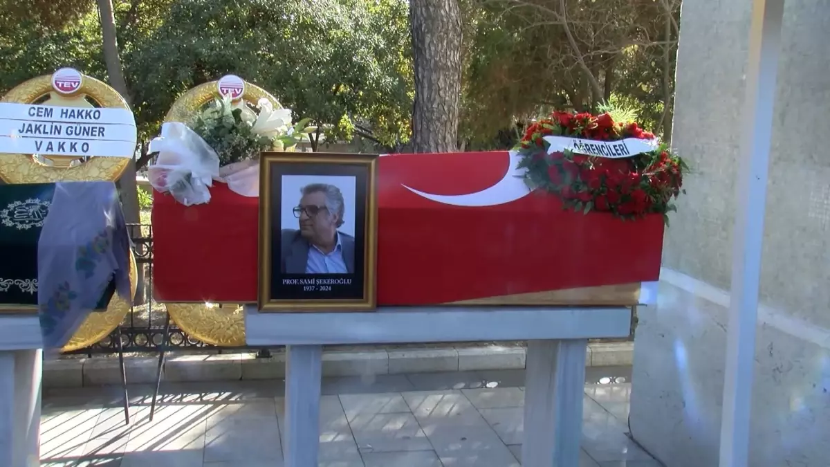 Türk Sinemasının Değerli İsimlerinden Prof. Dr. Sami Şekeroğlu Son Yolculuğuna Uğurlandı