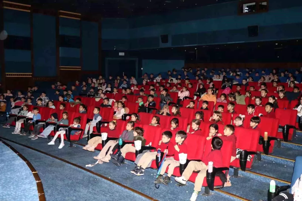 Nazilli Belediyesi, Öğrencileri ‘Mustafa’ Filmiyle Buluşturdu