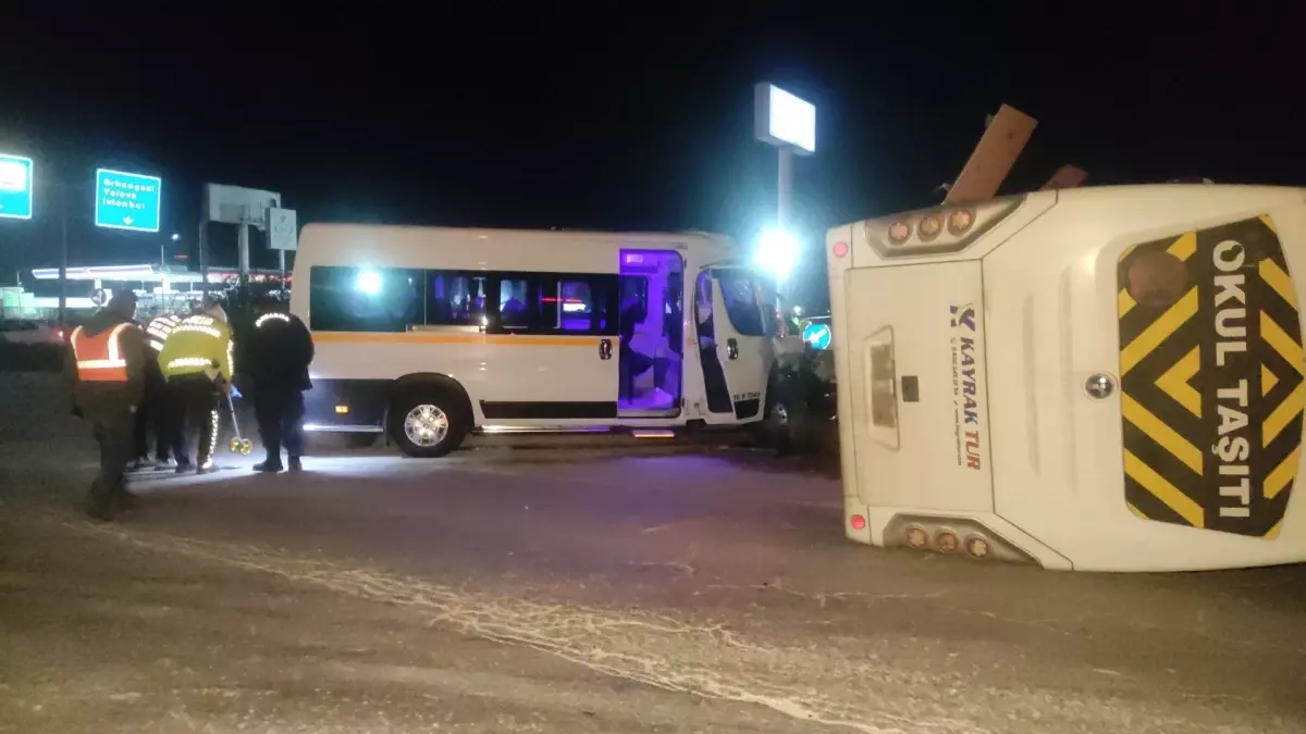 Orhangazi’de İşçi Servislerinin Çarpışması: 20 Yaralı