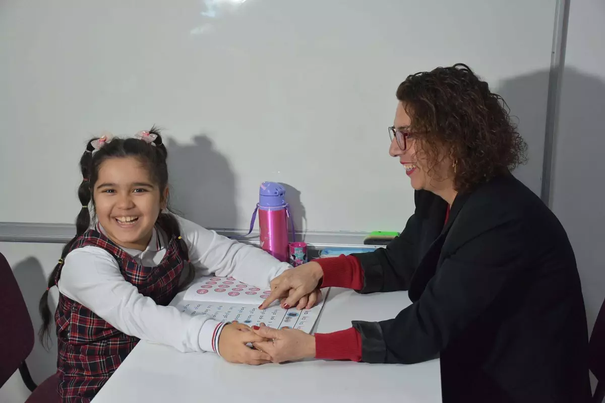 Otizmli Esmanur’un Başarı Hikayesi