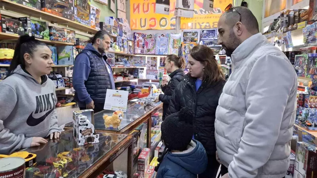 Eskişehir’de Karnelerle Oyuncak Alışverişi Yoğunlaştı