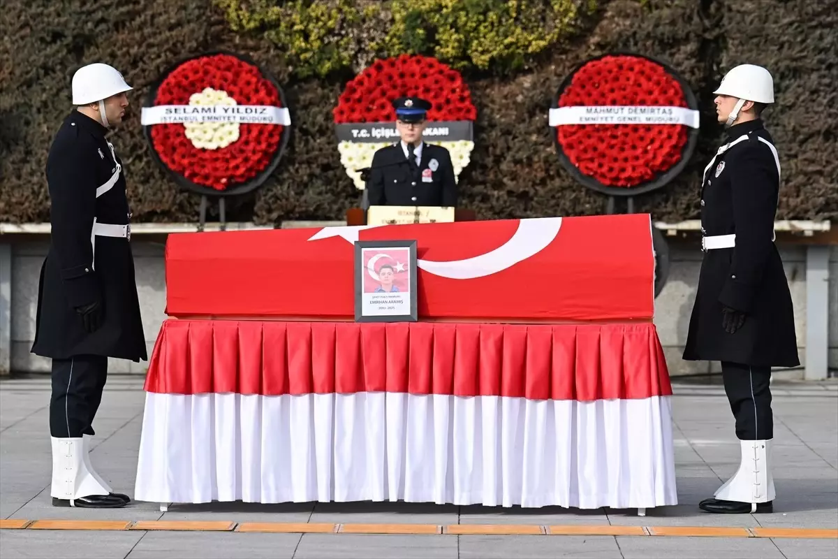 Eyüpsultan’da trafik kazasında şehit olan polis memuru için tören düzenlendi