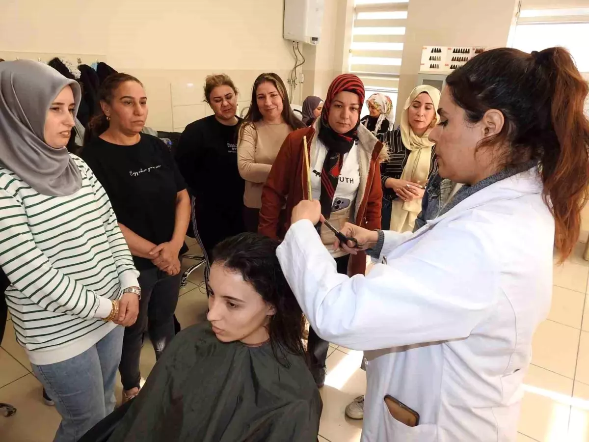 Gaziantep’te Genç Kızlar ve Kadınlar Kuaförlük Kursuyla Hayallerini Gerçekleştiriyor