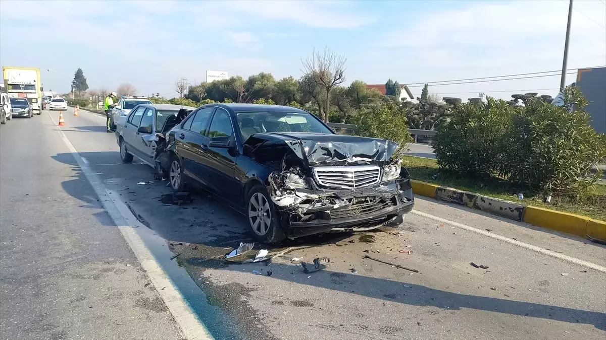 Manisa’da Trafik Kazası: 4 Yaralı