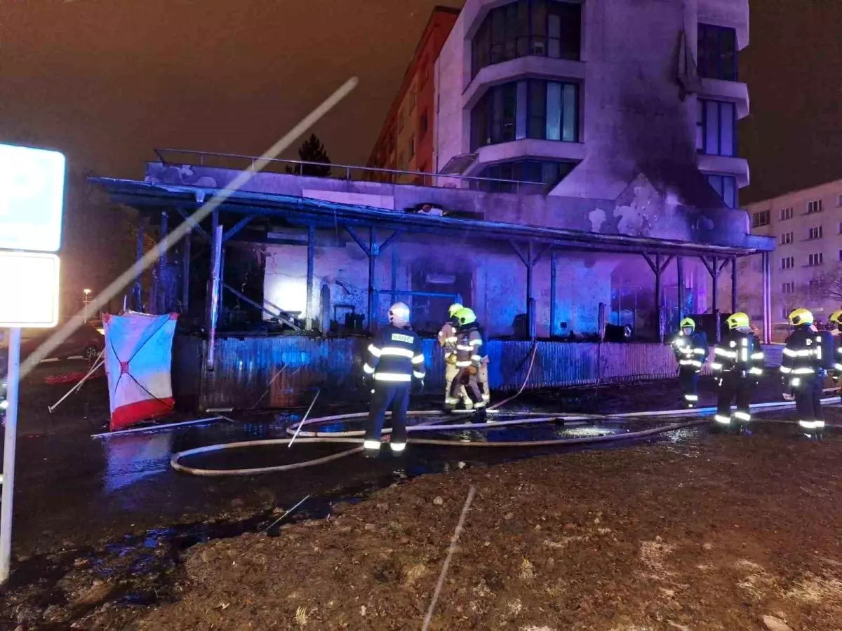Most’ta Restoranda Yangın: 6 Ölü, 8 Yaralı
