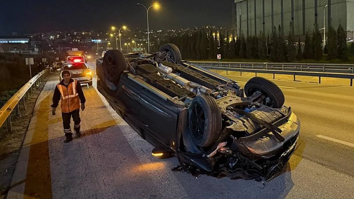 TEM’de bariyere çarpan cip devrildi: 1 ölü, 1 yaralı