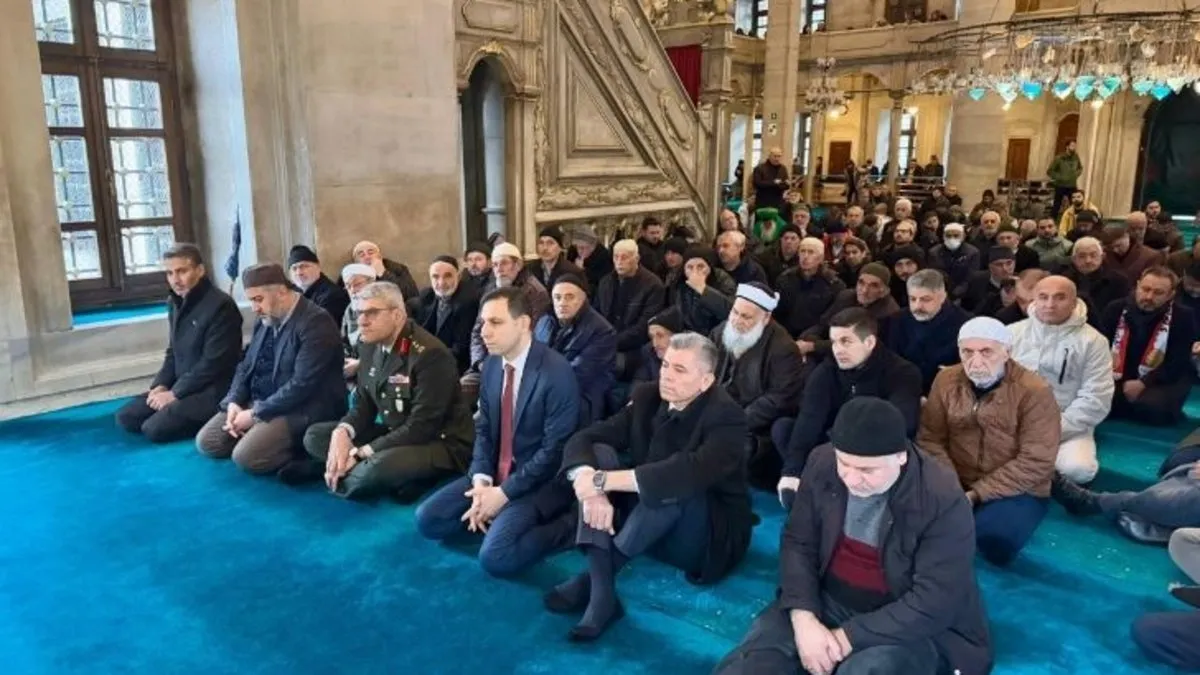 6 Şubat depremlerinde hayatını kaybedenler için Eyüp Sultan Camii’nde mevlit okutuldu