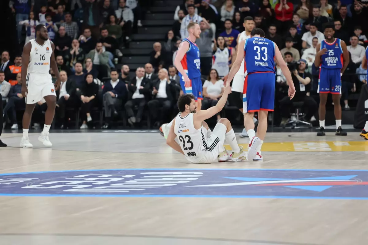 Anadolu Efes, Real Madrid’i Mağlup Etti