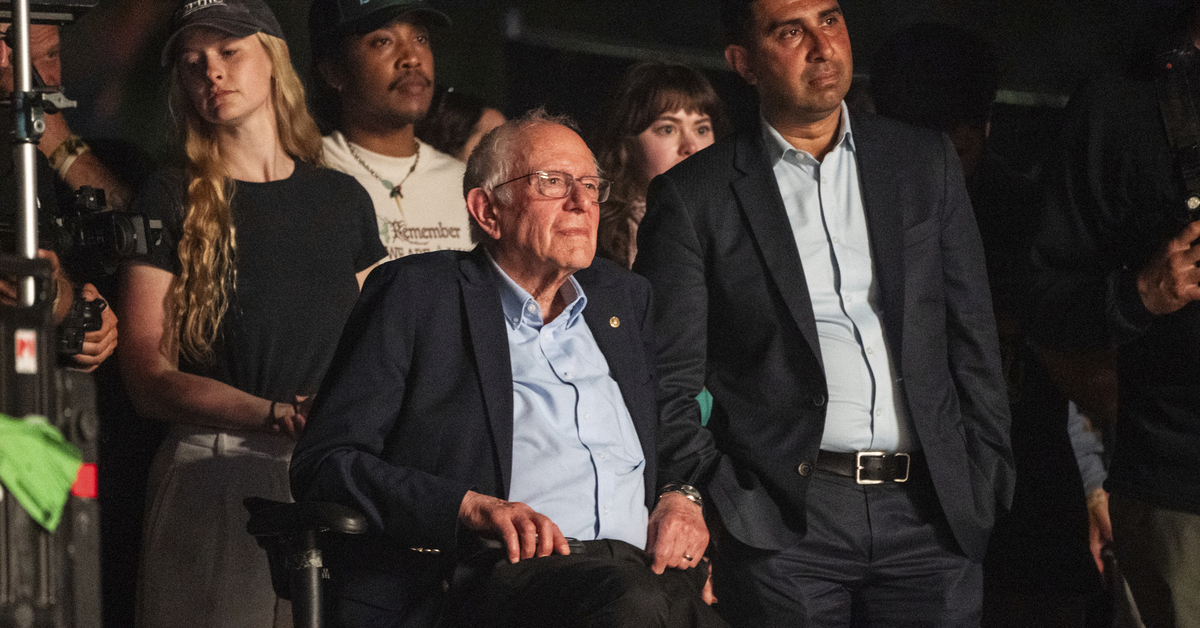 Bernie Sanders’tan müzik festivaline sürpriz ziyaret: ABD’nin geleceği sizin neslinize bağlı