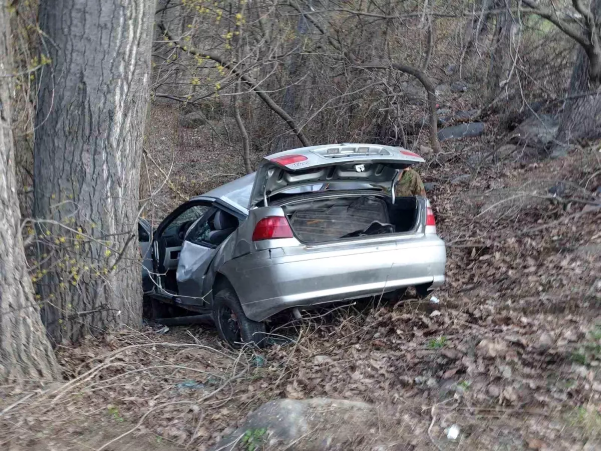İspir’de Trafik Kazası: 3 Yaralı