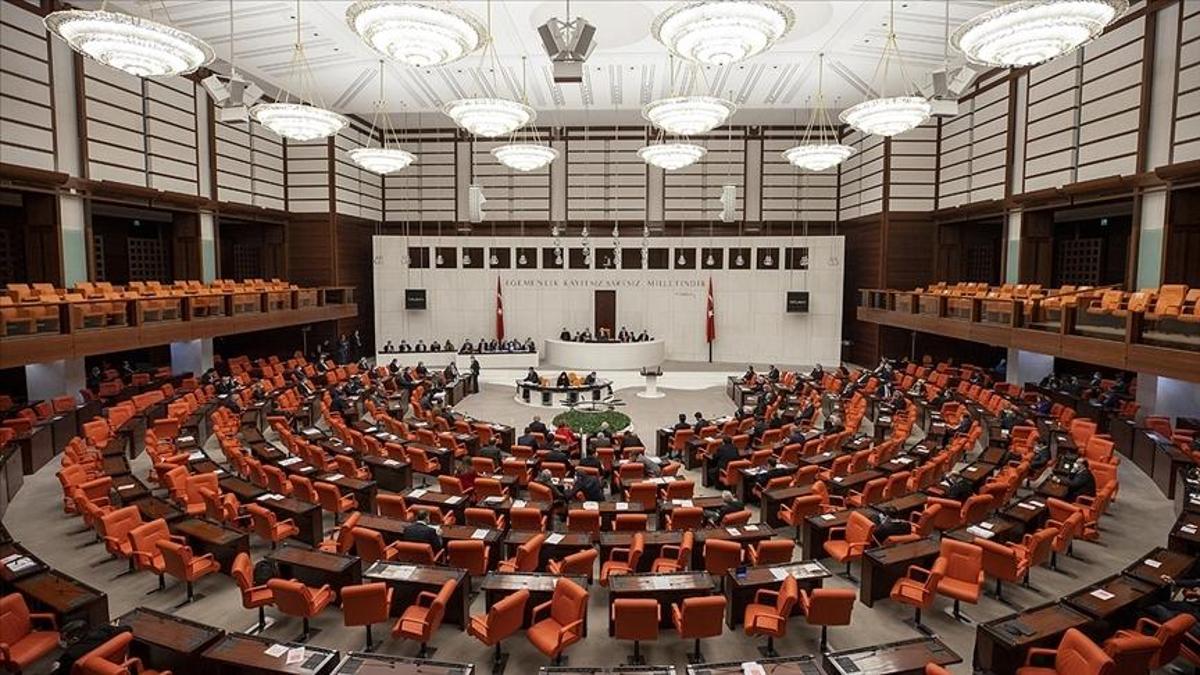 TBMM Genel Kurulu, Sırrı Süreyya Önder’in sağlık durumu nedeniyle çalışmalarına 2 gün ara verdi