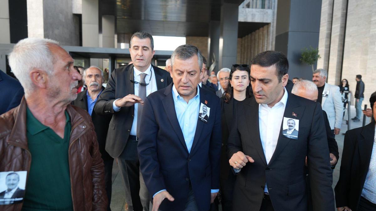 CHP lideri Özgür Özel’e yumruklu saldırı! Abdulkadir Selvi’den dikkat çeken 2 tespit